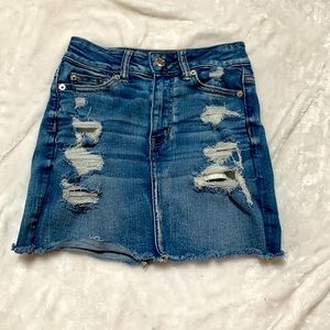 00 American eagle distressed skirt